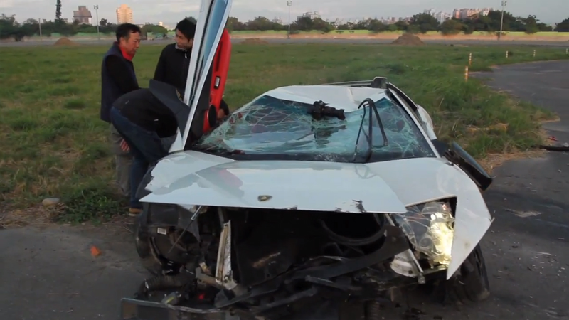 Illustration for article titled Lamborghini Crashes After Racing An R/C Helicopter